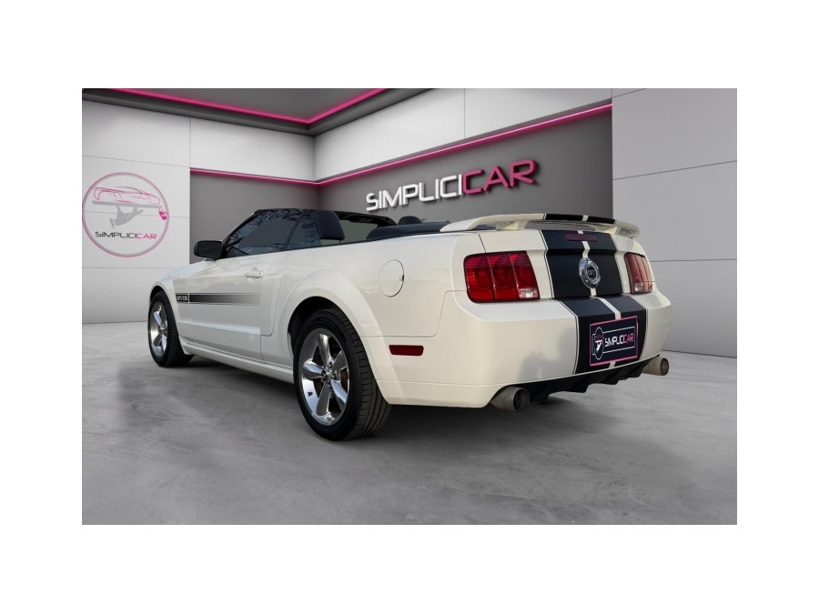 FORD d'occasion MUSTANG 2.3 ECOBOOST CONVERTIBLE de 2007 Salon de