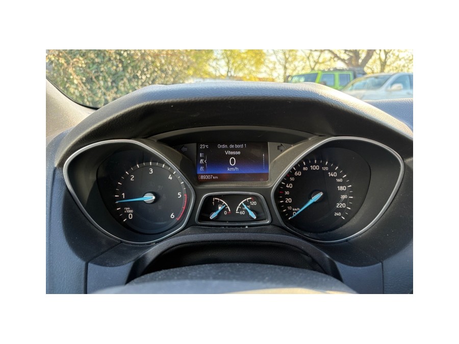 FORD d'occasion FOCUS SW 1.5 TDCI 120 ST LINE POWERSHIFT de 2017