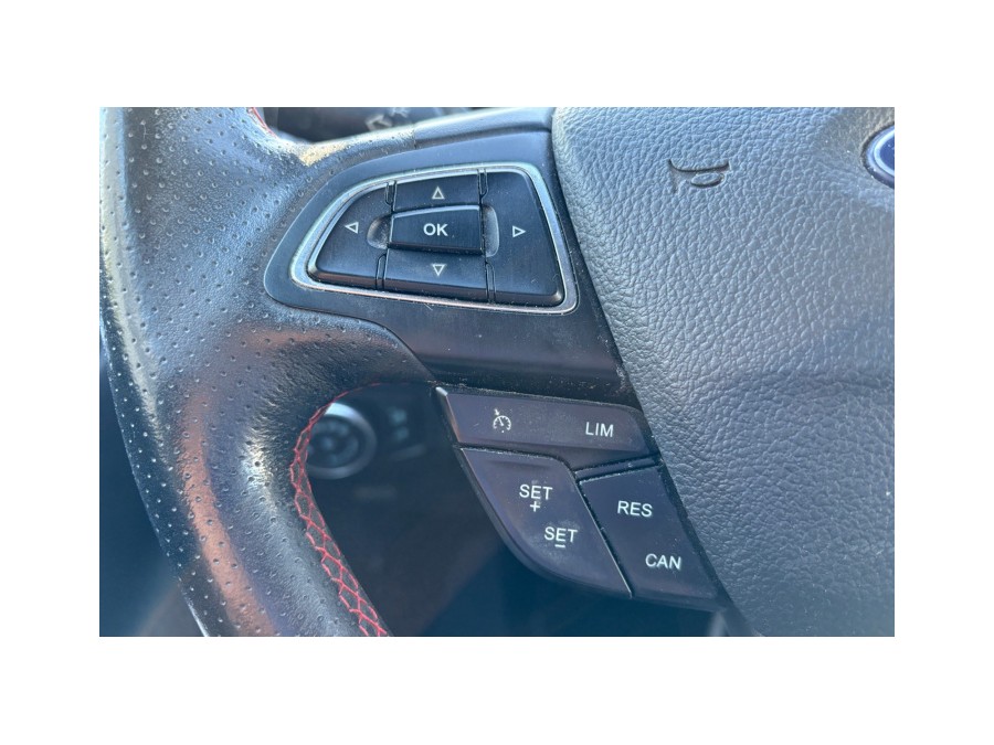 FORD d'occasion FOCUS SW 1.5 TDCI 120 ST LINE POWERSHIFT de 2017