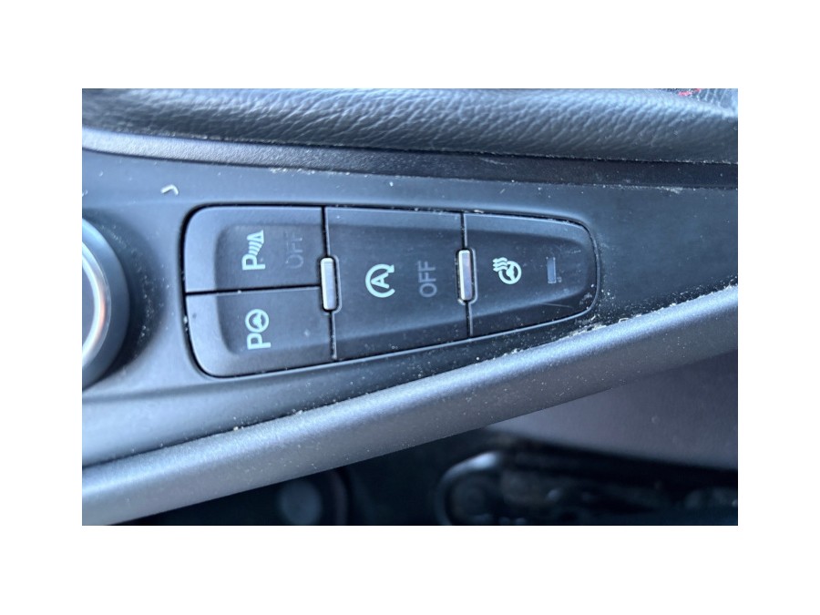 FORD d'occasion FOCUS SW 1.5 TDCI 120 ST LINE POWERSHIFT de 2017
