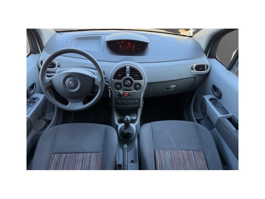 RENAULT d'occasion MODUS GRAND TCE 100 TECH RUN de 2009 Salon de