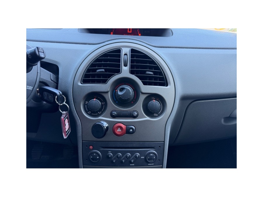 RENAULT d'occasion MODUS GRAND TCE 100 TECH RUN de 2009 Salon de
