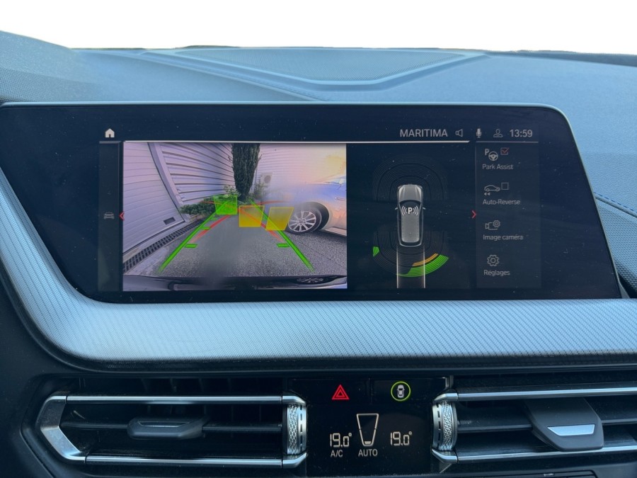 BMW d'occasion SERIE 118I 136 BUSINESS DESIGN DKG de 2024 Salon de