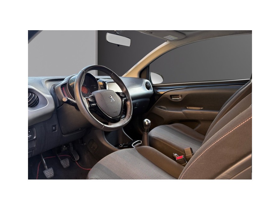 PEUGEOT d'occasion 108 1.2 PURE TECH 82 ACTIVE de 2014 Salon de