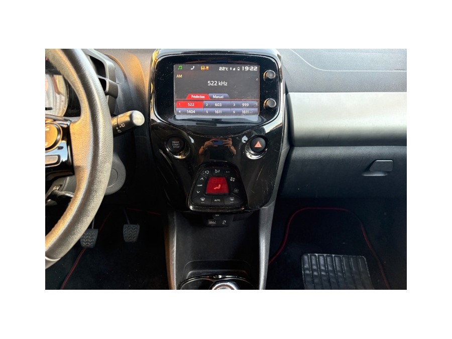PEUGEOT d'occasion 108 1.2 PURE TECH 82 ACTIVE de 2014 Salon de