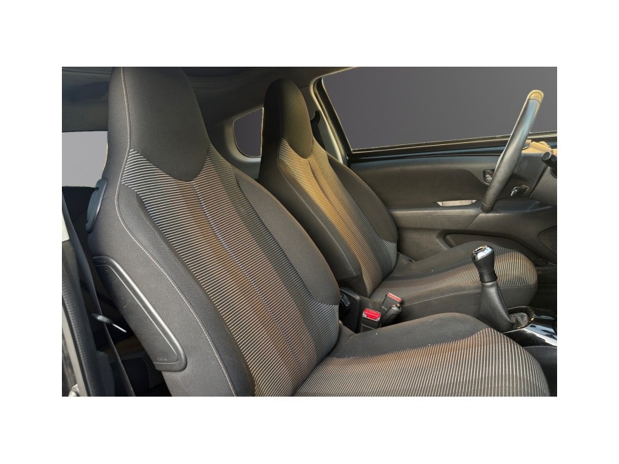 PEUGEOT d'occasion 108 1.2 PURE TECH 82 ACTIVE de 2014 Salon de