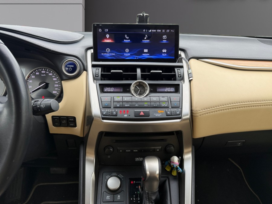 LEXUS d'occasion NX 300H 4WD Executive Auto de 2015 Orleans (45)﻿