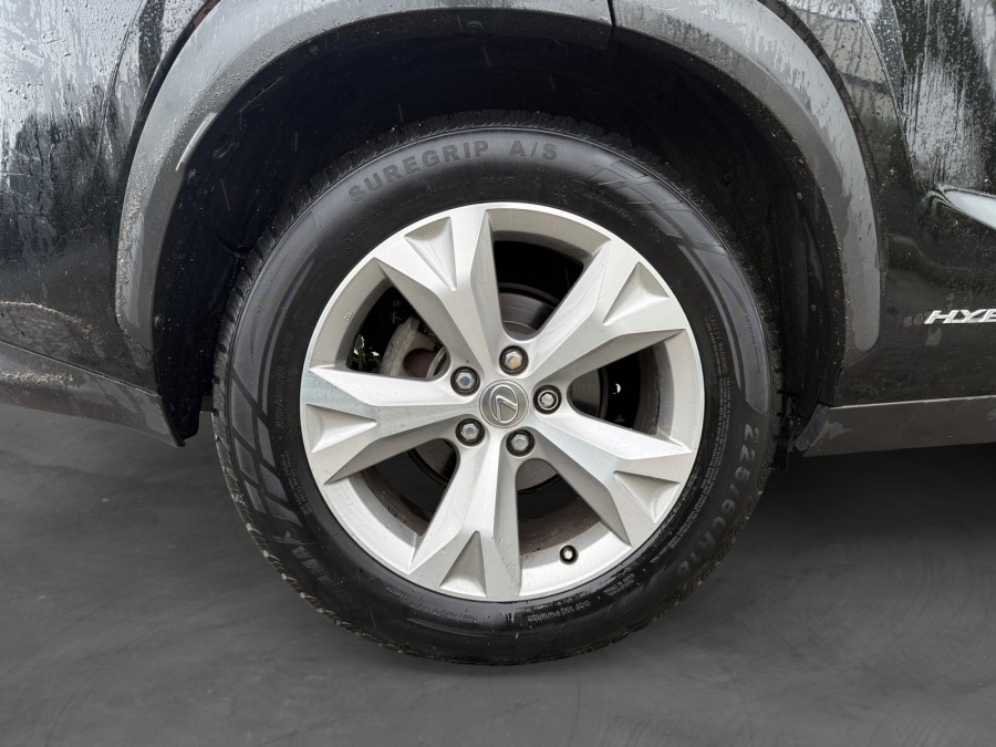 LEXUS d'occasion NX 300H 4WD Executive Auto de 2015 Orleans (45)﻿