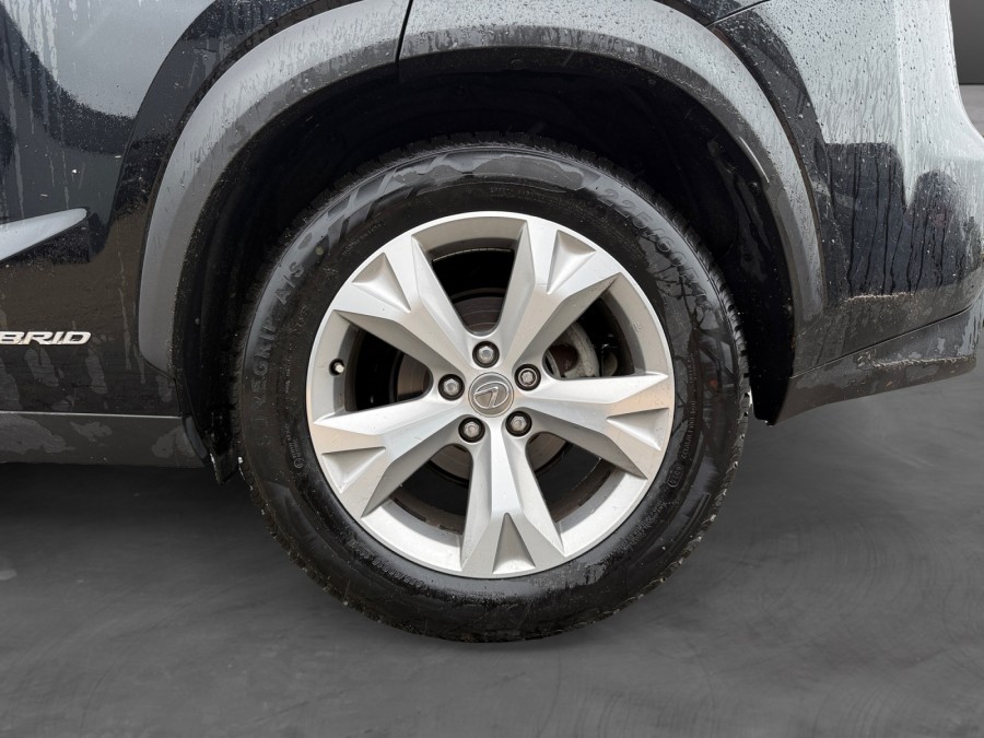 LEXUS d'occasion NX 300H 4WD Executive Auto de 2015 Orleans (45)﻿