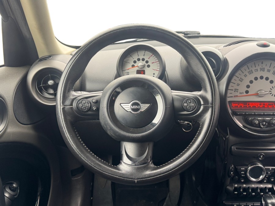 MINI d'occasion COUNTRYMAN COOPER D 112 BUSINESS CALL BA de 2011 Méry