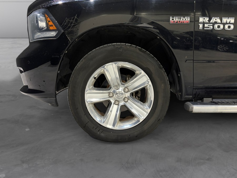 DODGE d'occasion RAM 5.7L HEMI de 2013 Fontainebleau (77)﻿