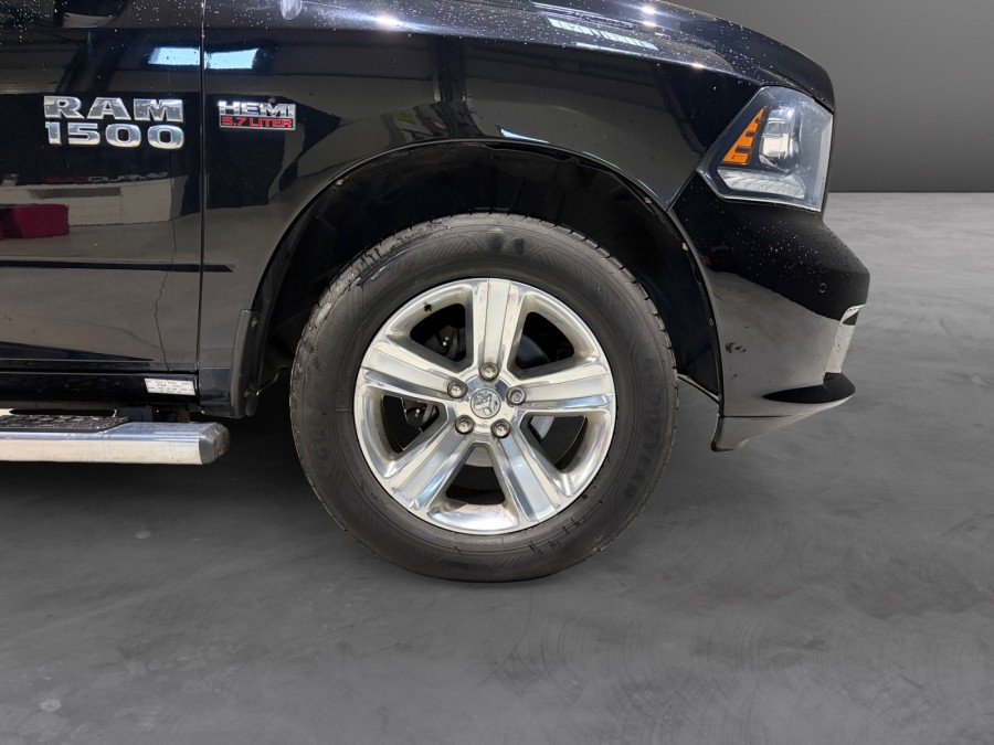 DODGE d'occasion RAM 5.7L HEMI de 2013 Fontainebleau (77)﻿