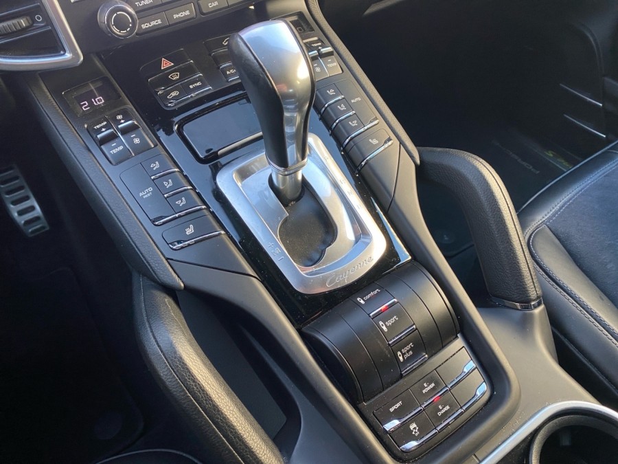 PORSCHE d'occasion CAYENNE 3.0 V6 S E-HYBRID PLATINUM EDITION