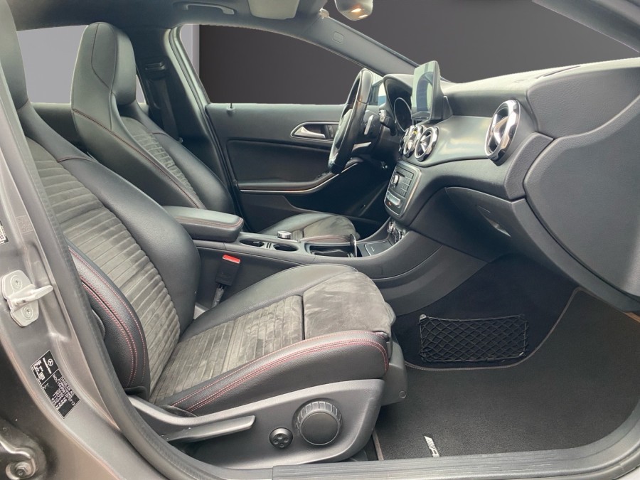 MERCEDES d'occasion CLASSE GLA GLA 200 D Fascination 7-G DCT Pack AMG