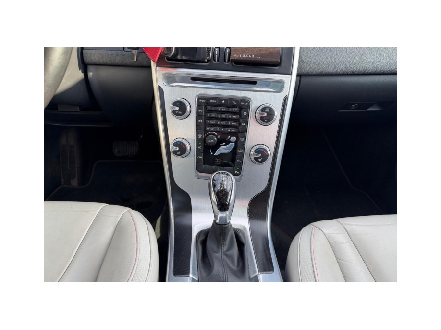 VOLVO d'occasion XC60 D4 181 OCEAN RACE EDITION GEARTRONIC de 2015