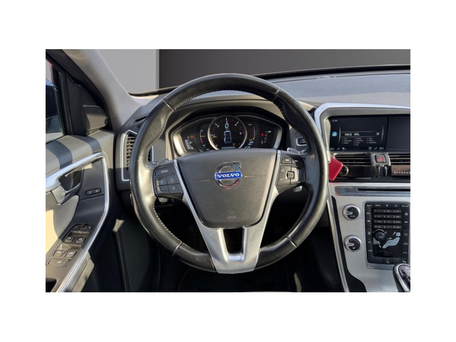 VOLVO d'occasion XC60 D4 181 OCEAN RACE EDITION GEARTRONIC de 2015