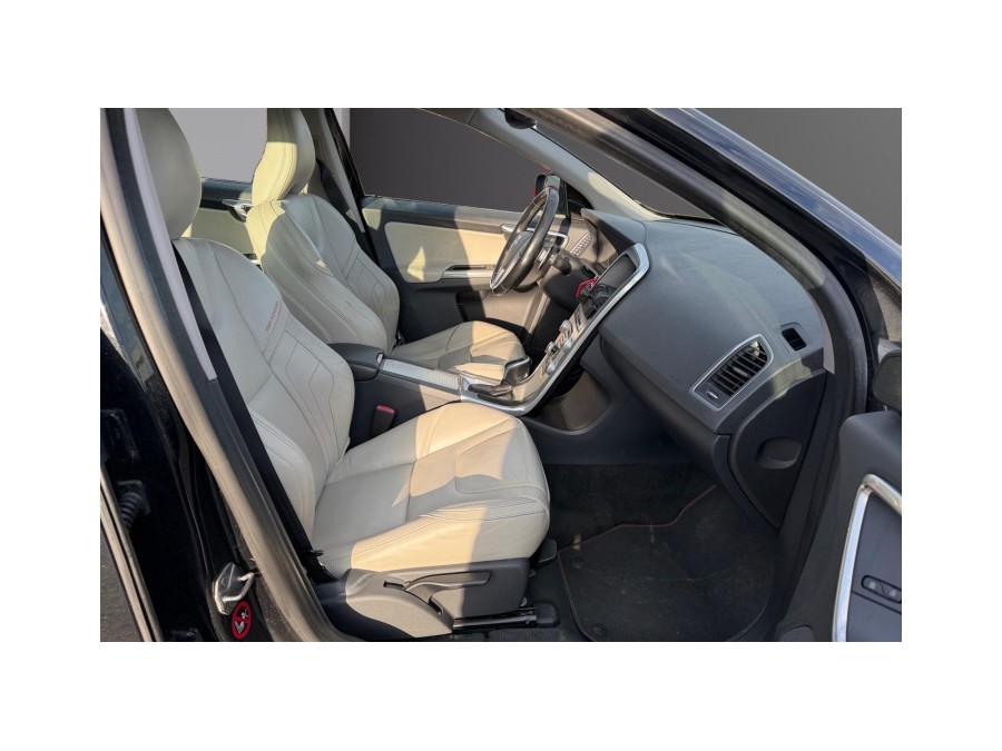 VOLVO d'occasion XC60 D4 181 OCEAN RACE EDITION GEARTRONIC de 2015