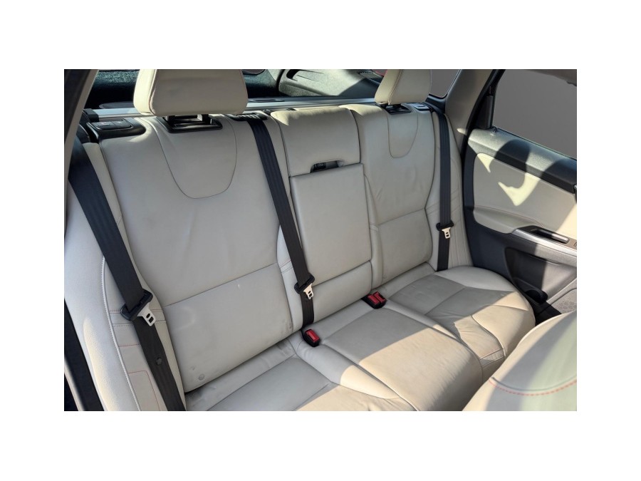 VOLVO d'occasion XC60 D4 181 OCEAN RACE EDITION GEARTRONIC de 2015