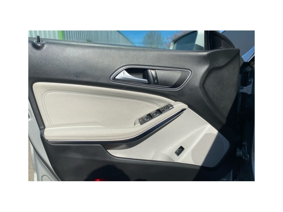 MERCEDES d'occasion CLASSE CLA CLA 200 SENSATION de 2015 Troyes (10)﻿