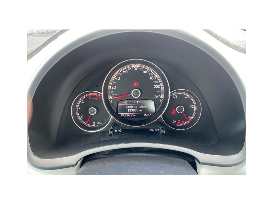 VOLKSWAGEN d'occasion COCCINELLE 2.0 TDI 110 DESIGN de 2017 Troyes