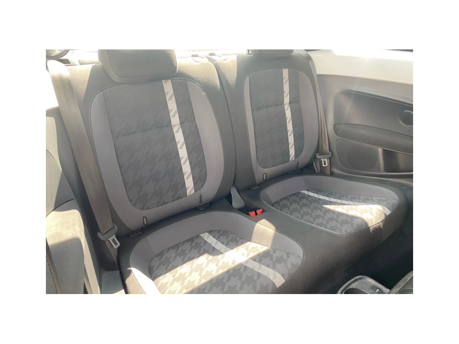 VOLKSWAGEN d'occasion COCCINELLE 2.0 TDI 110 DESIGN de 2017 Troyes