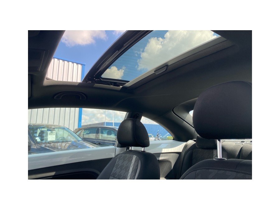 VOLKSWAGEN d'occasion COCCINELLE 2.0 TDI 110 DESIGN de 2017 Troyes