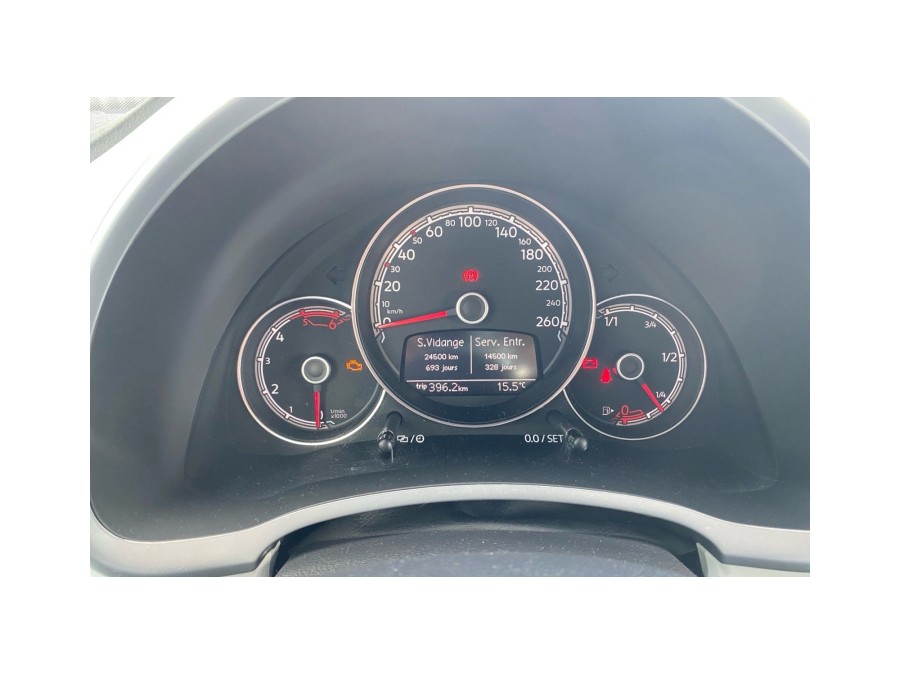 VOLKSWAGEN d'occasion COCCINELLE 2.0 TDI 110 DESIGN de 2017 Troyes