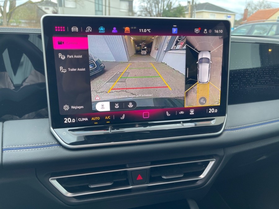 VOLKSWAGEN d'occasion TIGUAN 1.5 eTSI R-line DSG de 2024 La Flèche