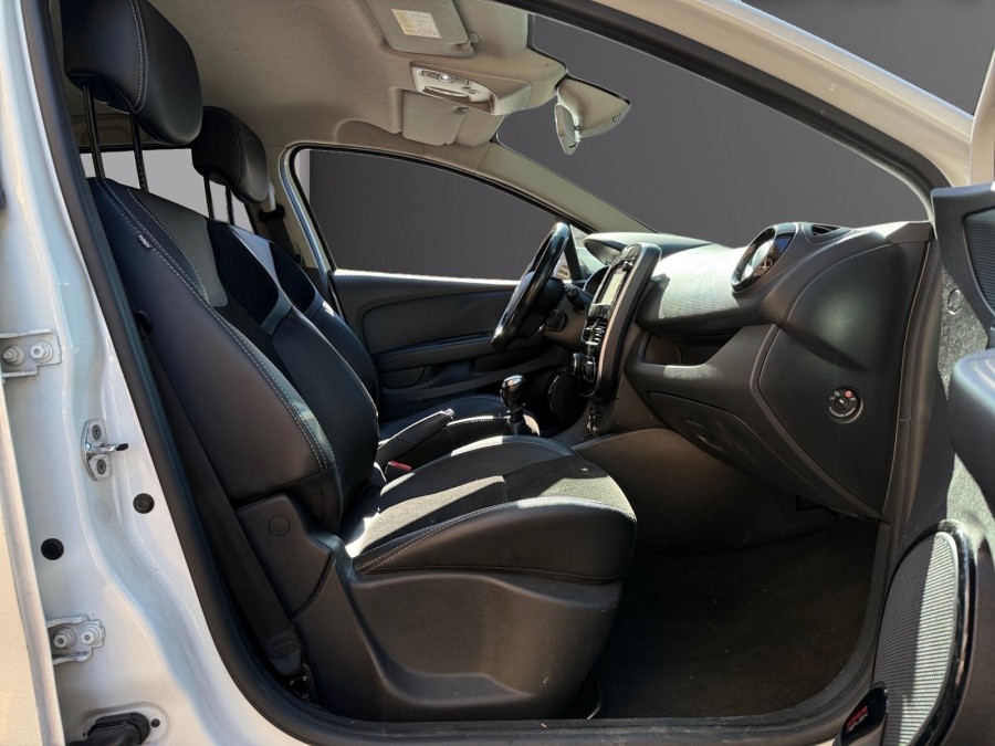 RENAULT d'occasion CLIO TCE 120 LIMITED de 2017 Cannes (06)﻿