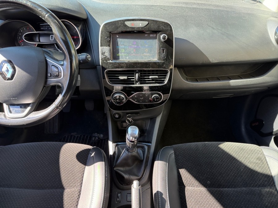 RENAULT d'occasion CLIO TCE 120 LIMITED de 2017 Cannes (06)﻿