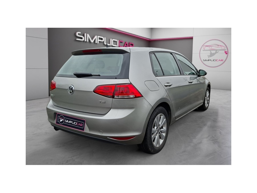 VOLKSWAGEN d'occasion GOLF 1.2 TSI 105 LOUNGE DSG de 2014 Champigny