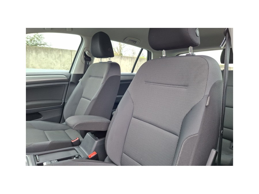 VOLKSWAGEN d'occasion GOLF 1.2 TSI 105 LOUNGE DSG de 2014 Champigny
