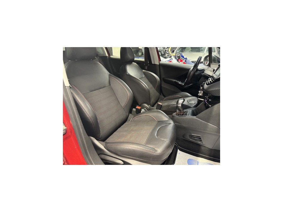 PEUGEOT d'occasion 208 1.2 PURE TECH 110 ALLURE BUSINESS de 2016