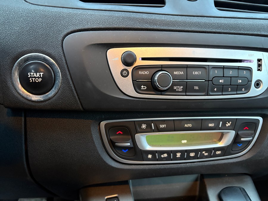 RENAULT d'occasion SCENIC XMOD 1.2 TCE 115 ZEN de 2014 Montreuil (93)﻿