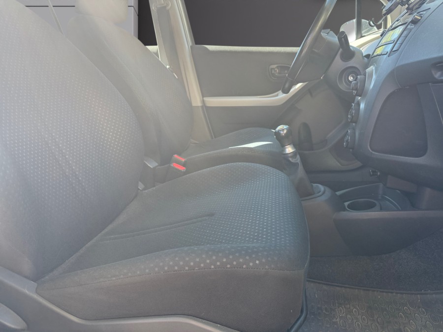 TOYOTA d'occasion YARIS 1.0 VVT-I CONFORT PACK de 2011 Cannes (06)﻿