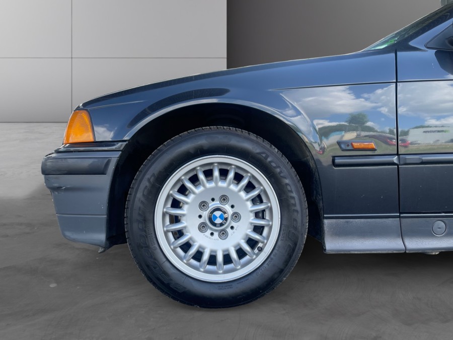 BMW d'occasion 316 I de 1991 Royan (17)﻿