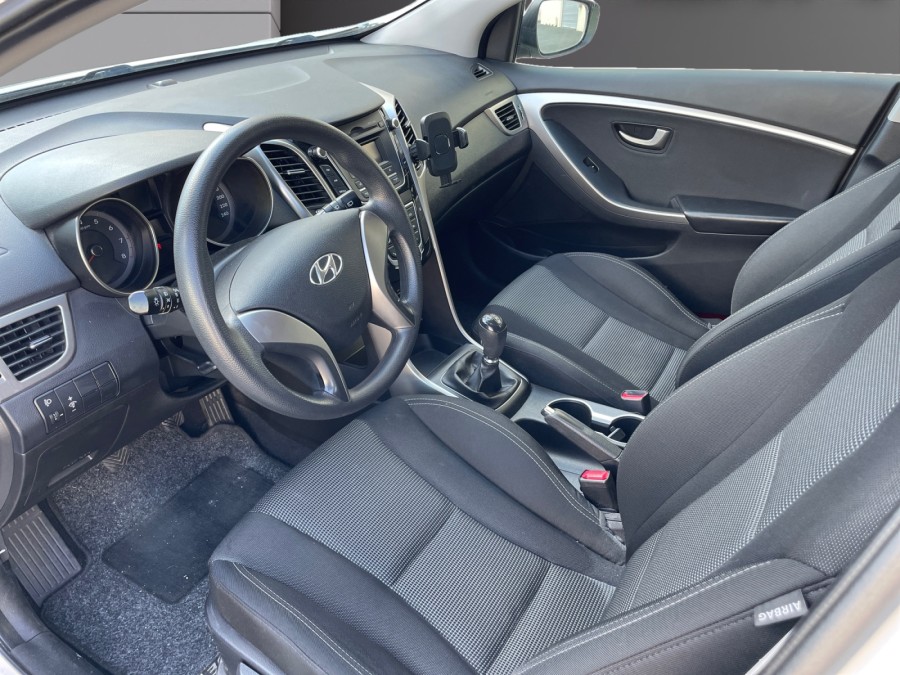 HYUNDAI d'occasion I30 1.4 100 PACK EVIDENCE de 2012 Royan (17)﻿