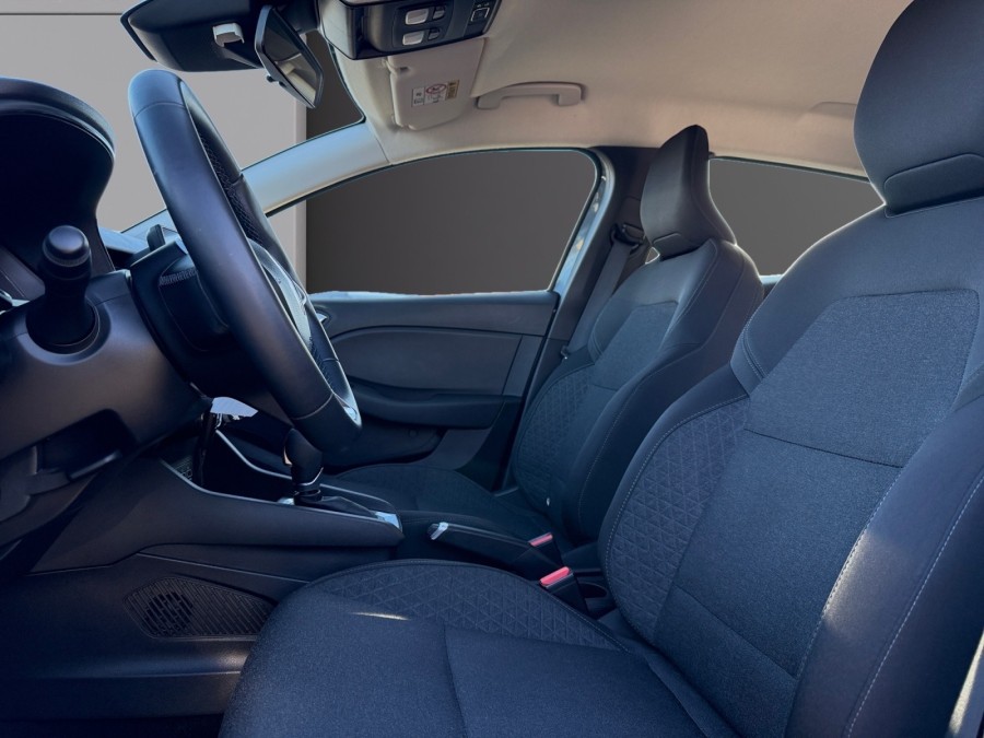 RENAULT d'occasion CLIO 1.6 E-TECH HYBRIDE 140CH BUSINESS de 2022
