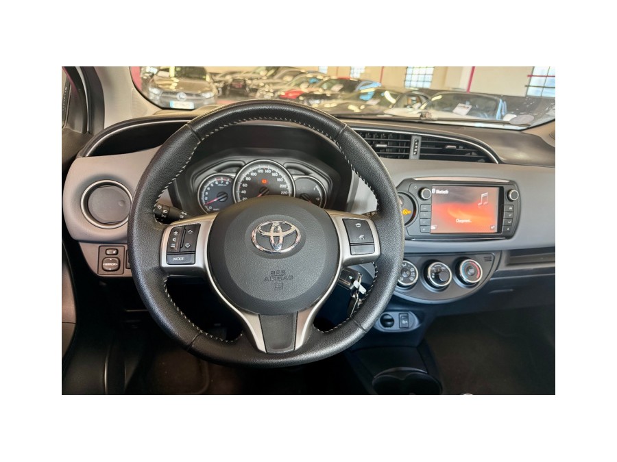 TOYOTA d'occasion YARIS 1.0 VVTI 70 ULTIMATE de 2015 Aix Les Bains