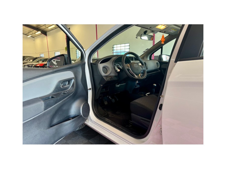 TOYOTA d'occasion YARIS 1.0 VVTI 70 ULTIMATE de 2015 Aix Les Bains