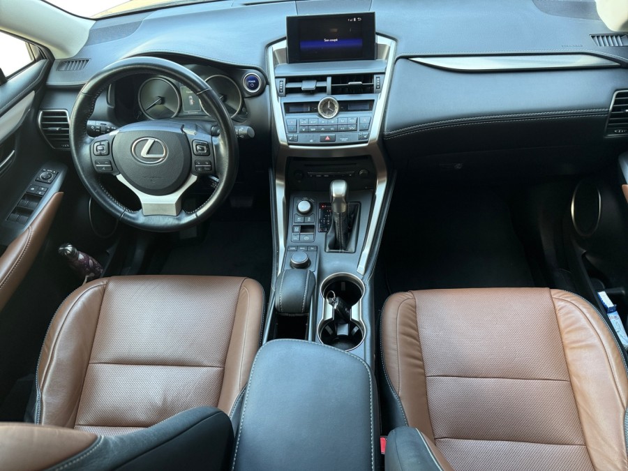 LEXUS d'occasion NX 300H 4WD PACK LUXE de 2017 Les Sables d'Olonne