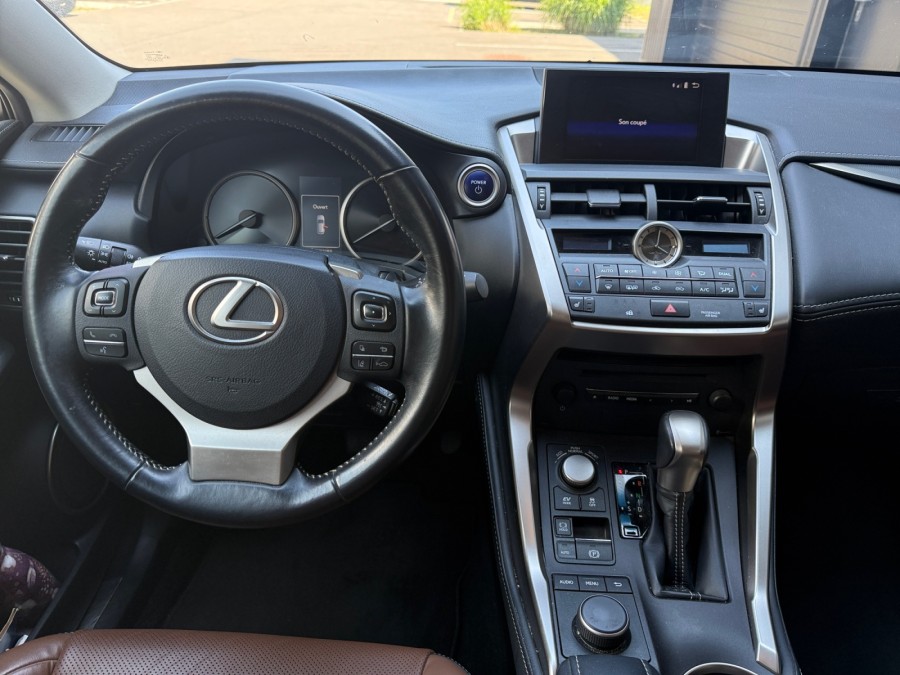 LEXUS d'occasion NX 300H 4WD PACK LUXE de 2017 Les Sables d'Olonne
