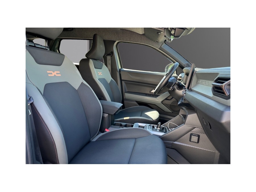 DACIA d'occasion DUSTER 1.6 HYBRID 140 JOURNEY de 2024 Salon de