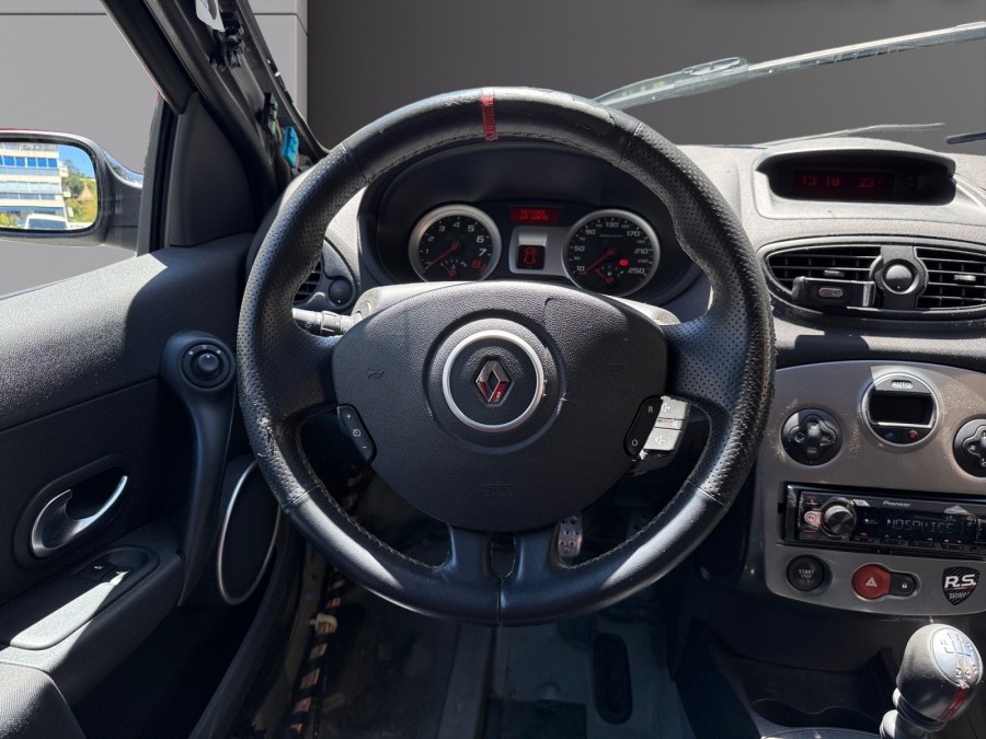 RENAULT d'occasion CLIO RENAULT SPORT LUXE 2.0 16V de 2006 Cannes