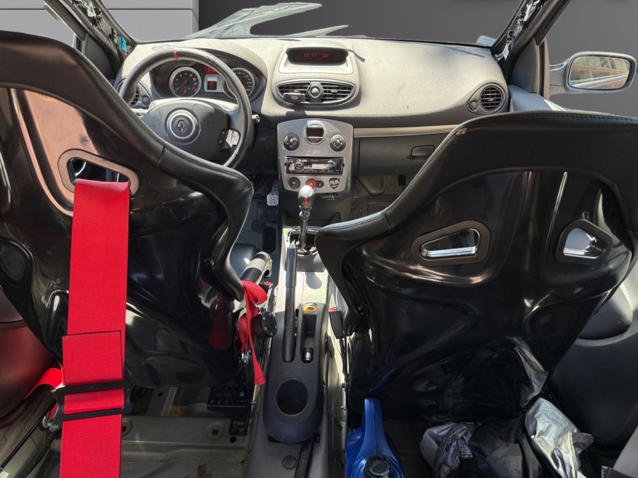 RENAULT d'occasion CLIO RENAULT SPORT LUXE 2.0 16V de 2006 Cannes