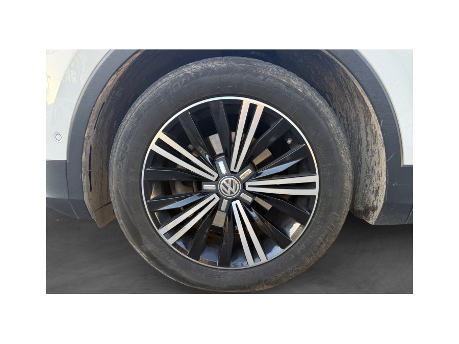 VOLKSWAGEN d'occasion TIGUAN 2.0 TDI 150 DSG7 CARAT de 2017 Salon de