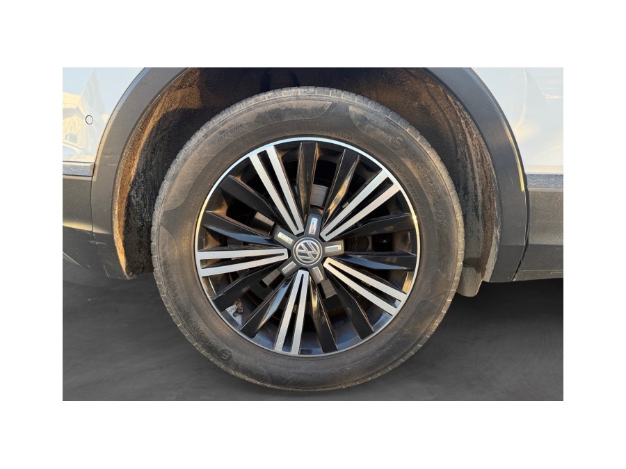 VOLKSWAGEN d'occasion TIGUAN 2.0 TDI 150 DSG7 CARAT de 2017 Salon de
