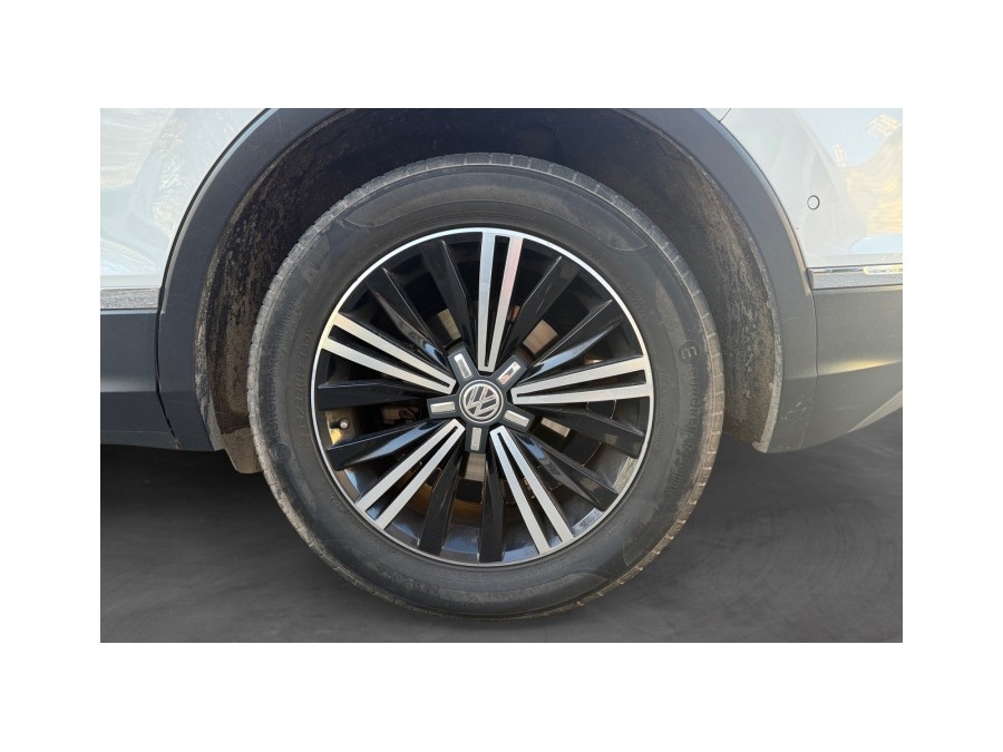 VOLKSWAGEN d'occasion TIGUAN 2.0 TDI 150 DSG7 CARAT de 2017 Salon de