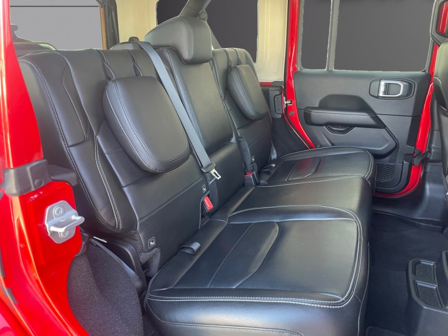 JEEP d'occasion WRANGLER UNLIMITED 2.0 T 380 4XE SAHARA de 2021 Royan