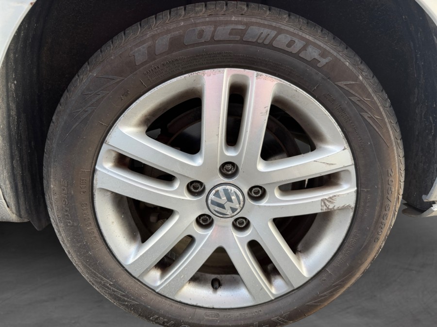 VOLKSWAGEN d'occasion TOURAN 1.6 TDI 105 Confortline de 2011